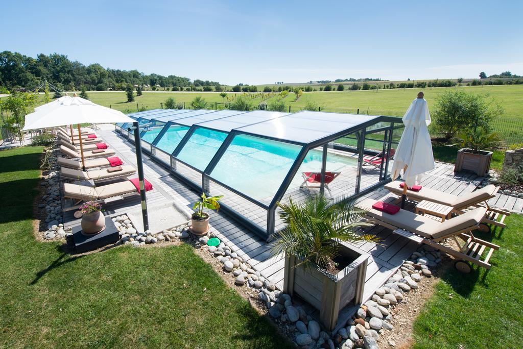 Chambres D'Hotes Domaine De Nazere Avezan Exteriör bild