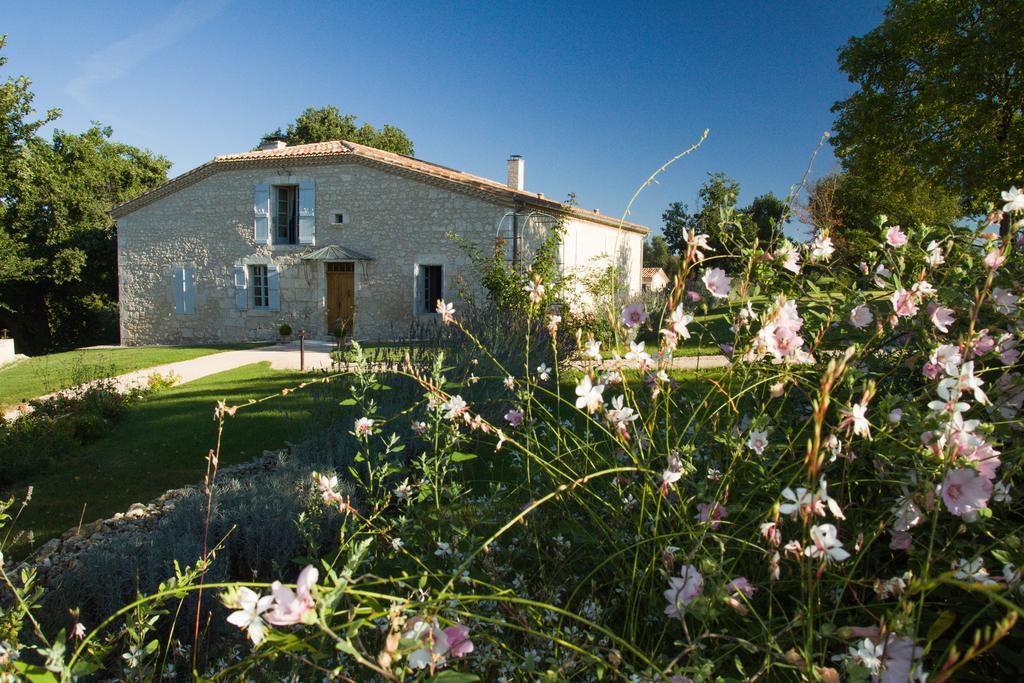 Chambres D'Hotes Domaine De Nazere Avezan Exteriör bild