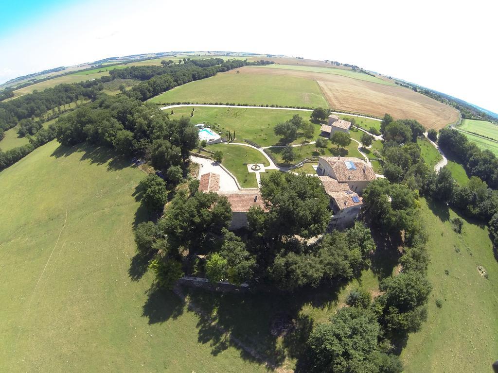 Chambres D'Hotes Domaine De Nazere Avezan Exteriör bild