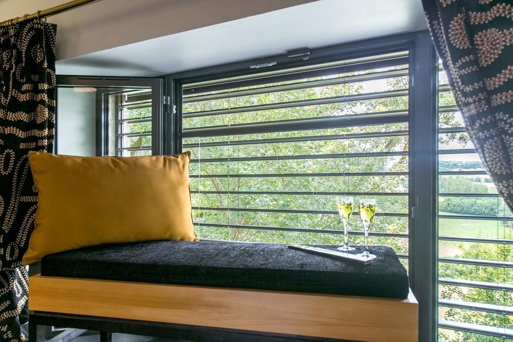 Chambres D'Hotes Domaine De Nazere Avezan Exteriör bild