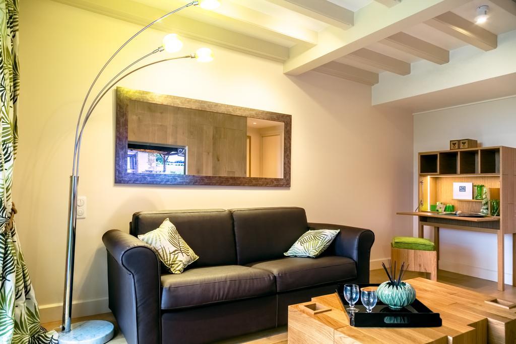 Chambres D'Hotes Domaine De Nazere Avezan Exteriör bild