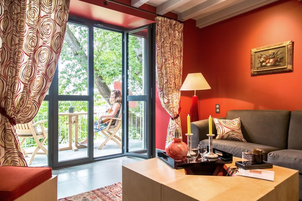 Chambres D'Hotes Domaine De Nazere Avezan Exteriör bild