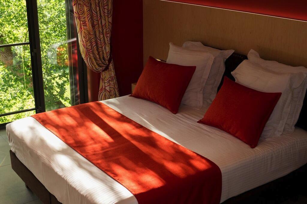 Chambres D'Hotes Domaine De Nazere Avezan Exteriör bild